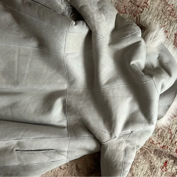 Sheepskin coat - Picture 5 of 6